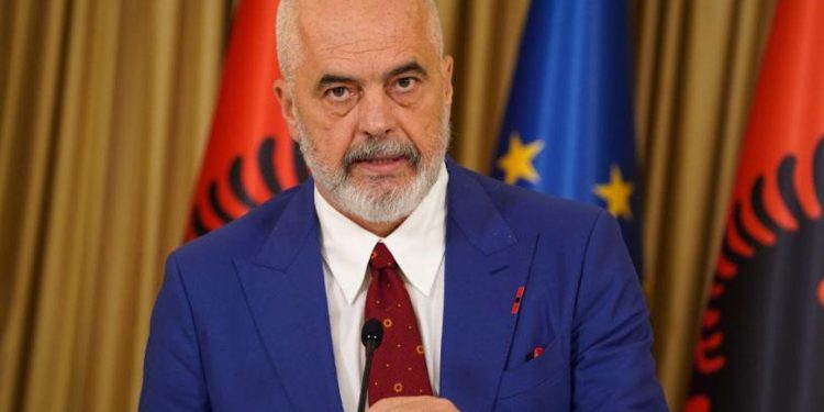 “Një bravo e madhe!”/ Kryeministri Rama ka një mesazh: U është qepur këmba-këmbës…