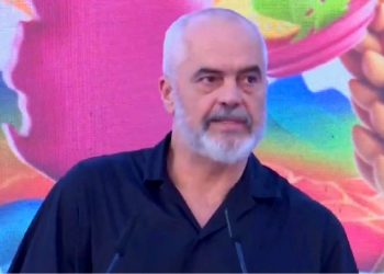 “Kjo është fantastike!”/ Kryeministri Edi Rama e nis ditën ndryshe, që në mëngjes…