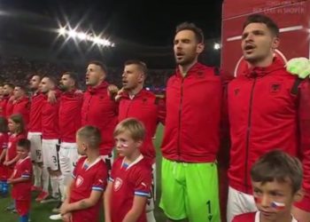 Sapo merret vendimi/ Shqipëri – Poloni, ndeshja nis me një minutë heshtje, arsyeja…