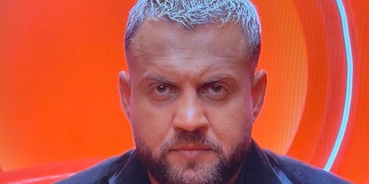 “Më mësoi të këndoj”, Luiz Ejlli publikon foton dhe i kërkon falje “mësueses” së tij…