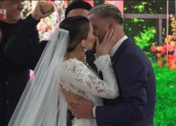 Sot 7 muaj nga puthja e parë/ Luizi zbulon dhuratën që i ka bërë Kiarës, ka një pyetje për…