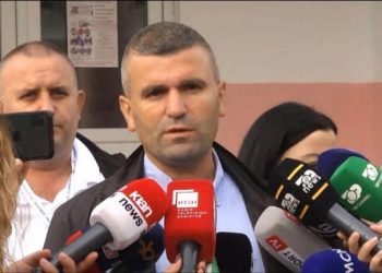 Zgjedhjet në Kukës, voton kandidati i PS dhe familja e tij, çfarë deklaroi…