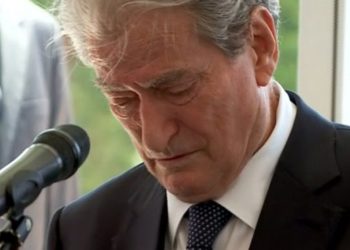 “Mbylli sytë përgjithmonë”/ Berisha mesazh ngushëllimi për ndarjen nga jeta të klerikut…