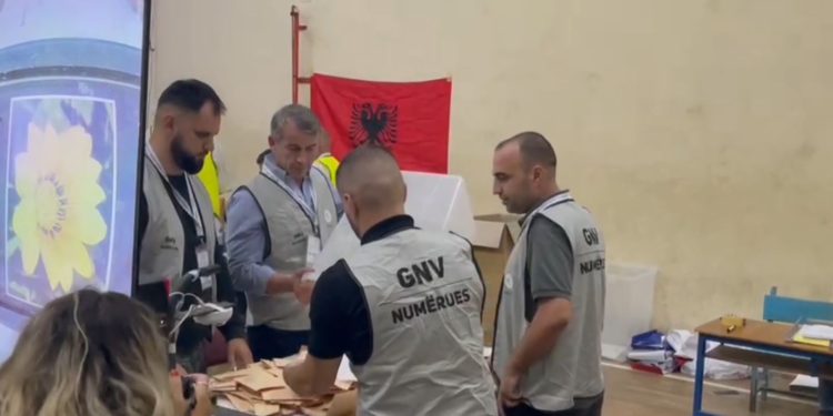 LAJM I FUNDIT – Kanë mbetur 4 kutitë e fundit për t’u numëruar në Kukës, ja rezultati…