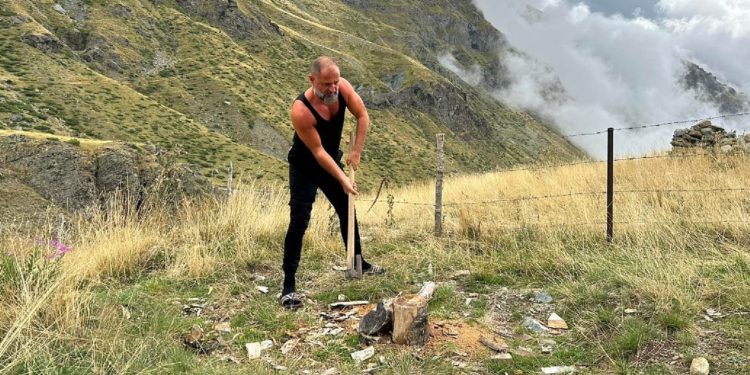 Çim Peka me sopatë në dorë: Qeverisë ia tregoj unë këtë vit, do të nxjerr…