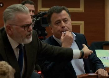 LAJM I FUNDIT – Merret VENDIM: Përjashtohen 6 deputetët e PD, ja kush shpëton…