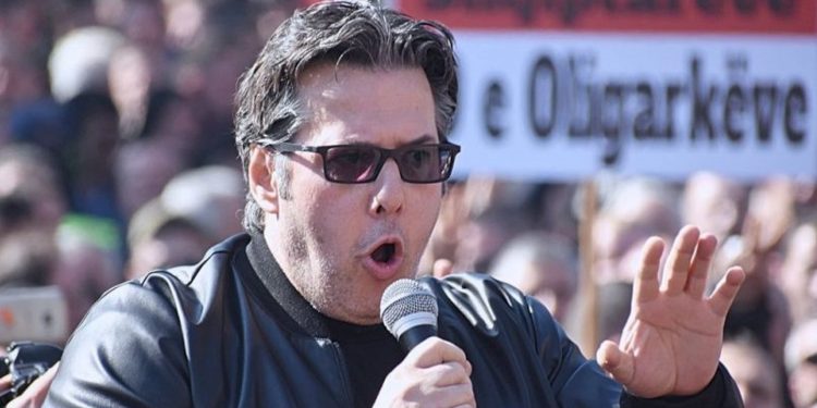 Paloka: O shqiptarë, po s’u ngritët sot për Berishën, s’do ketë më kush t’ju mbrojë. Do t’ju…