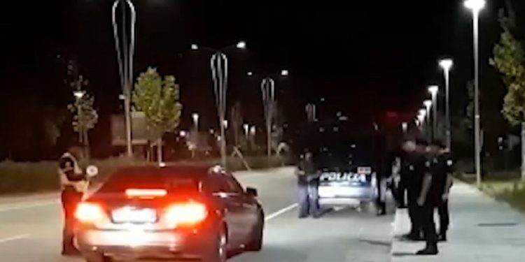 Policia e Shtetit “blindon” hyrje-daljet e këtij qyteti, ç’po ndodh sot në mbrëmje…