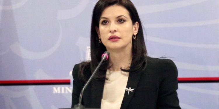 “Po kërcënohen Prokurorët e SPAK-ut”, ish-ministrja e Drejtësisë ngre ‘alarmin’ për…