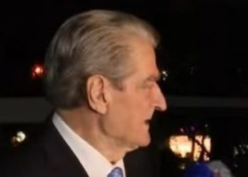 “Ta rrëzojmë qeverinë!”, Berisha sot në mbrëmje na befason me lëvizjen e tij të fundit: Bën thirrje për…