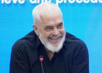 Rama përplaset me ndërtuesit: Pse i shisni apartamentet 2 mijë euro metrin dhe…