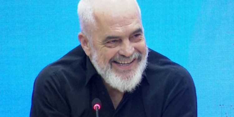 Rama përplaset me ndërtuesit: Pse i shisni apartamentet 2 mijë euro metrin dhe…