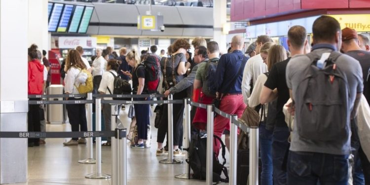 “Të mos paguhen bagazhet në avion”, Parlamenti Europian miraton vendimin e shumëpritur…