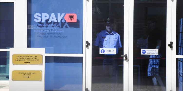 LAJM I FUNDIT – Berisha nën hetim, mbërrijnë në SPAK përfaqësues nga Britania e Madhe…