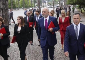 Berisha nën hetim për korrupsion nga SPAK, vjen reagimi i parë nga Qeveria Rama…