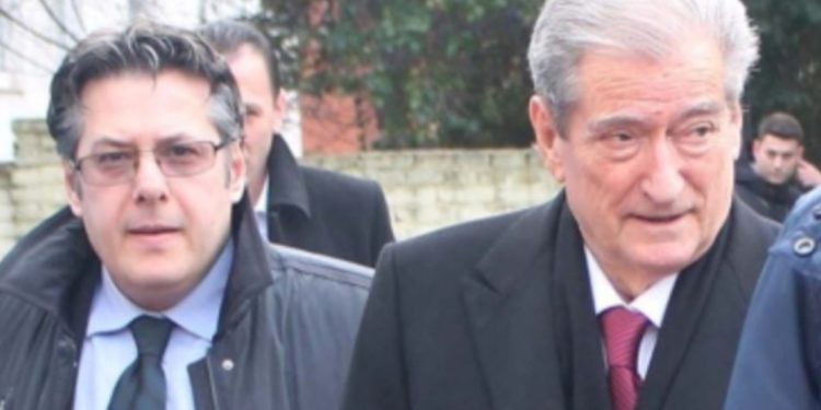 “Na është kërkuar të rrokim armët”, Berisha komenton deklaratën e Palokës: Jemi për…