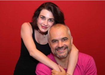 “Pjesëmarrja në grevën e urisë së PS”, Elsa Lila e thotë troç: Nuk e bëra për politikë, e kam…