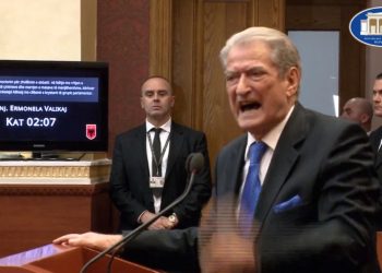 U përjashtuan 10 ditë/ Deputetët e Bardhit dhe Berishës nuk ndalen! Çfarë pritet nesër…