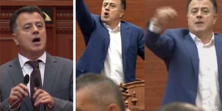 E turpshme! Po filmonte telefonin e Berishës, Flamur Noka godet kamerën e një…