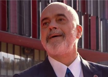 “U firmos”/ Rama që në mëngjes tregon vendimin: Shqiptarët që udhëtojnë drejt BE, nga sot…