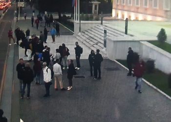 Dështon me sukses protesta kundër marrëveshjes Rama-Meloni për refugjatët, shikoni pjesëmarrjen…
