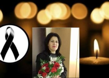 LAJM I TRISHTË! Kjo është mësuesja që pëson infakt në orën e mësimit në qytetin…