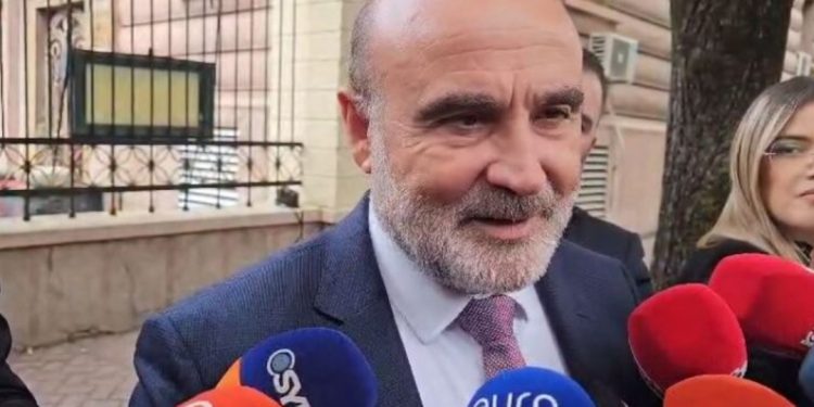 U kallëzua nga opozita në SPAK, reagon Sinaj: Nuk kam frikë nga…