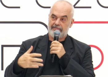 Rama jep premtimin shpresëdhënës/ “Duke nisur nga viti tjetër, rrogat do të…