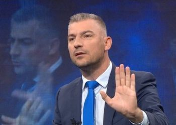Përplasja me Sinajn, deputeti i PD: Do e kisha përplasur poshtë tavolinës po ta kisha…