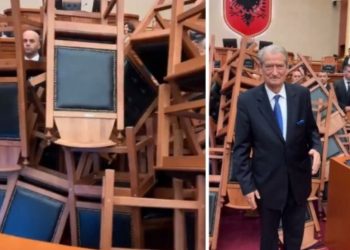 Turp…Turp! Kaos në Kuvend, Deputetët e Berishës flakin karriget dhe shkatërrojnë…