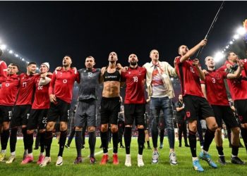 Formacioni zyrtar: Sylvinho befason me Asllanin, ‘Kombëtarja do të…