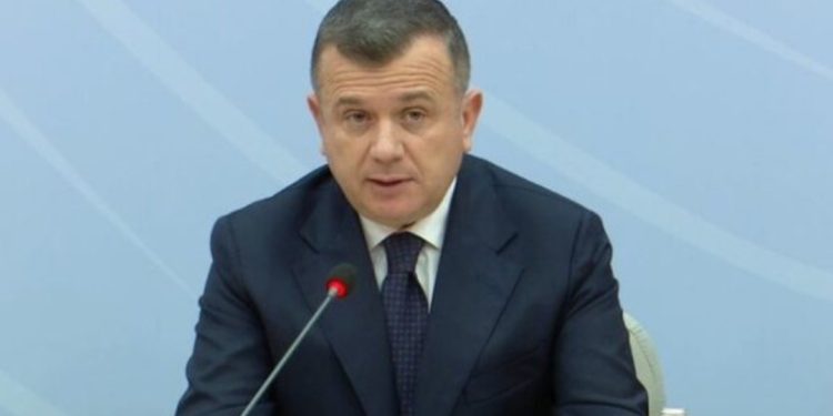 Ndeshja Shqipëri-Ishujt Faroe, Balla thirrje tifozëve: Hiqni dorë nga…