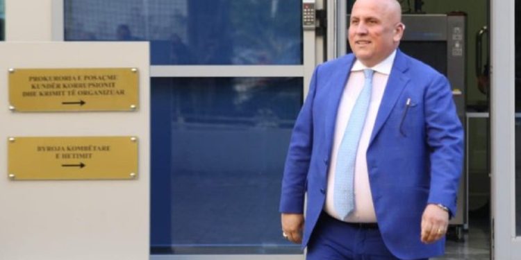 Dëshmoi për 1 orë e gjysmë në Prokurori, Ilir Kulla del nga SPAK-u, çfarë tha…