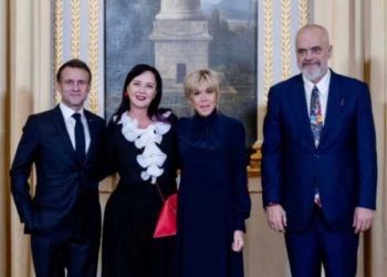 VIDEO/ Rama së bashku me Lindën ndodhen në Francë, shikoni se me kë takohen…