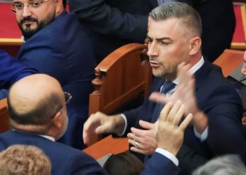 Goditi me grusht deputetin e PS/ Çfarë thotë ligji? Sa rrezikon demokrati Bledjon Nallbati…