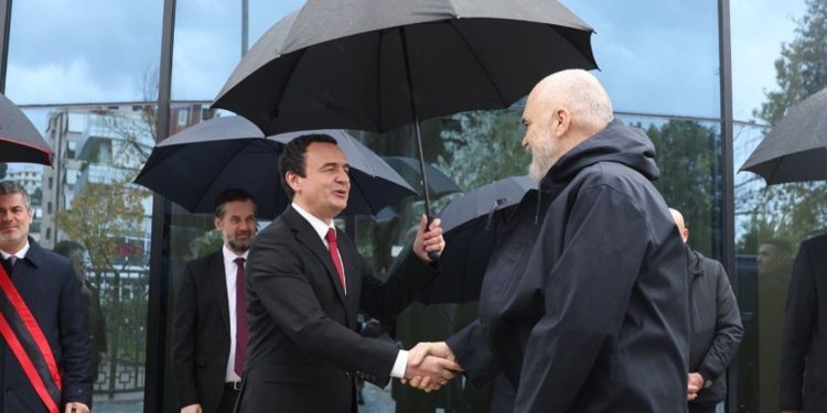 Më në fund! “Zbutet” Albin Kurti, lë pas sherrin me Edi Ramën! Shikoni sot…