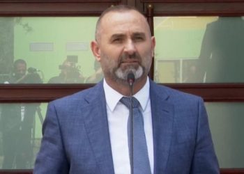 A do ta heqë mazhoranca “Shpërdorimin e detyrës” si vepër penale? Ja si përgjigjet ministri!