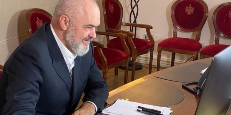 Emigrantët të tregojnë adresat! “Ligji i ri” i Qeverisë Rama i detyron që…