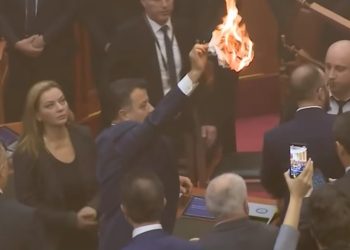 Flamur Noka ndezi zjarr në Kuvend, reagon Balla: Dënohet deri në 5 vite burg, kush…