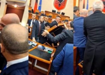E turpshme! Deputetët e Berishës nisin skenarin e kaosit, Përplasen fizikisht me Gardën