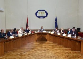 Kush janë deputetët e Këshillit të Mandateve që do vendosin për arrestimin e Berishës…