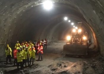 “Dritë në fund të tunelit!”, Rama e nis ditën me bashkimin e dy anëve…