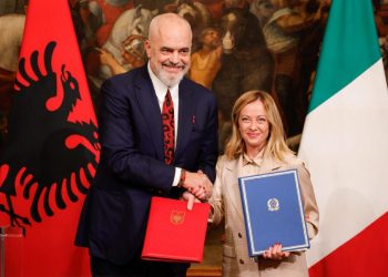 Kushtetuesja pezulloi marrëveshjen me Italinë për emigrantet, vjen reagimi nga Edi Rama…
