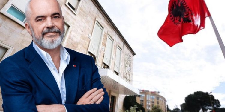A do jepet shpërblim në fundvit për administratën? Qeveria Rama merr këtë vendim…