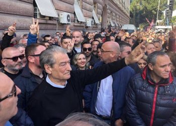 Priten trazira dhe përplasje/ Zbulohet ‘PLANI’ i Berishës për nesër, do të formojë…