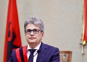 “Do shkrihet Teatri Migjeni” – Reagon Benet Beci: Ja e vërteta…