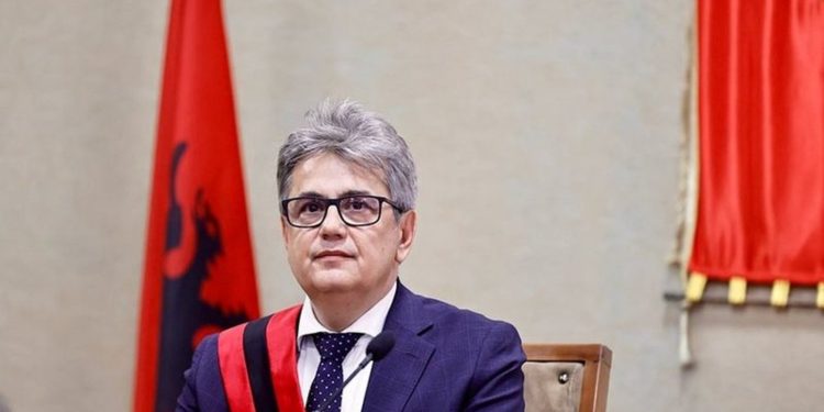 “Do shkrihet Teatri Migjeni” – Reagon Benet Beci: Ja e vërteta…
