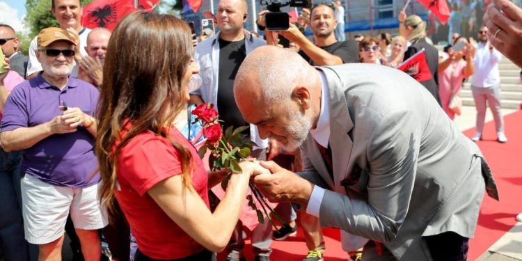 Luiza Gega kritika qeverisë: Nuk kam marrë shpërblimet që më takojnë…