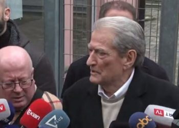 “Ishin kaq idiotë!”, Berisha i hutuar pas daljes nga SPAK, kërkon ndihmën e…