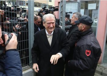 LAJM I FUNDIT – Kërkoi heqjen e masës “arrest shtëpie”, ja kur shpallet vendimi për Berishën…